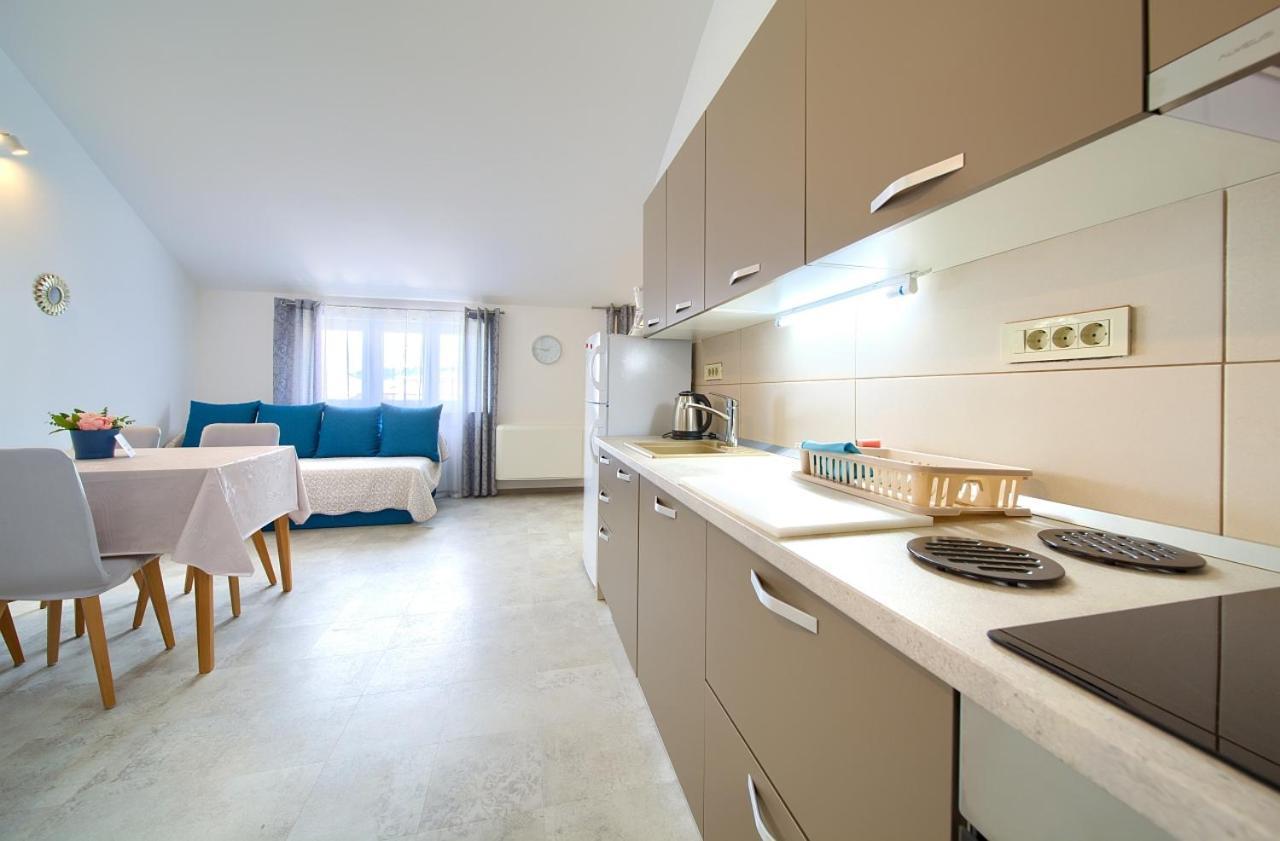 Apartmani Dal Malinska Exterior photo
