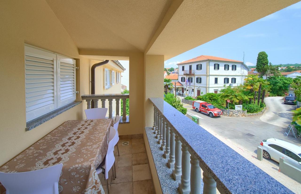 Apartmani Dal Malinska Exterior photo