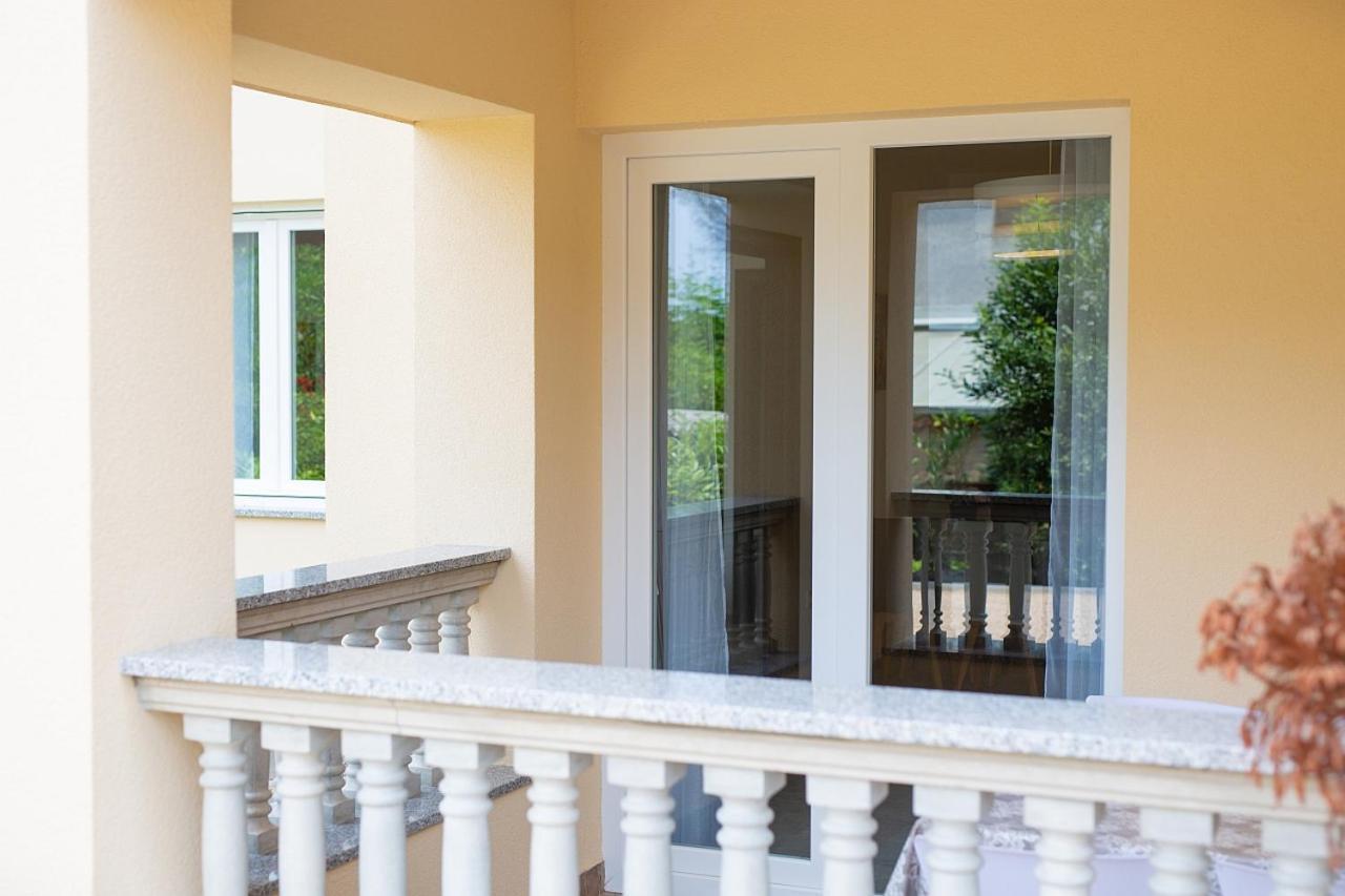 Apartmani Dal Malinska Exterior photo