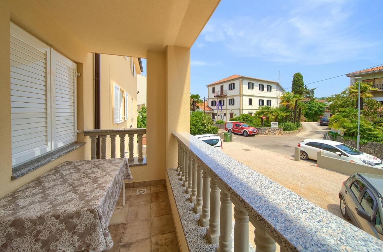 Apartmani Dal Malinska Exterior photo